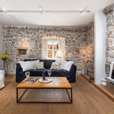 Time Old Town Apartment *
