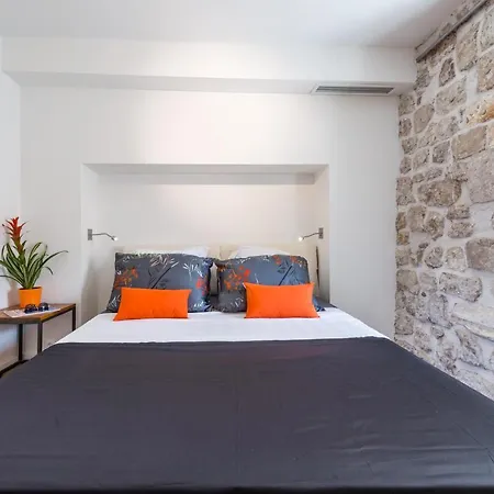 Time Old Town Apartment *