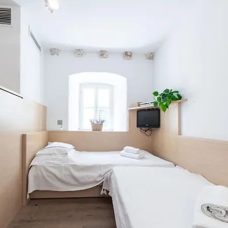 Time Old Town Apartment