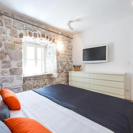 Time Old Town Apartment